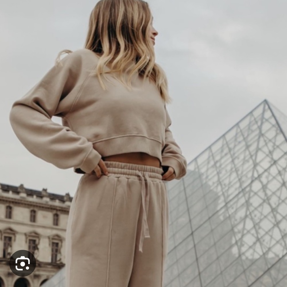 Daily Drills Paris Set in Cafe- M